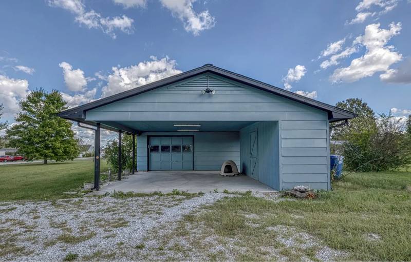House for rent at 4410 E 26th St, Joplin, MO 64804