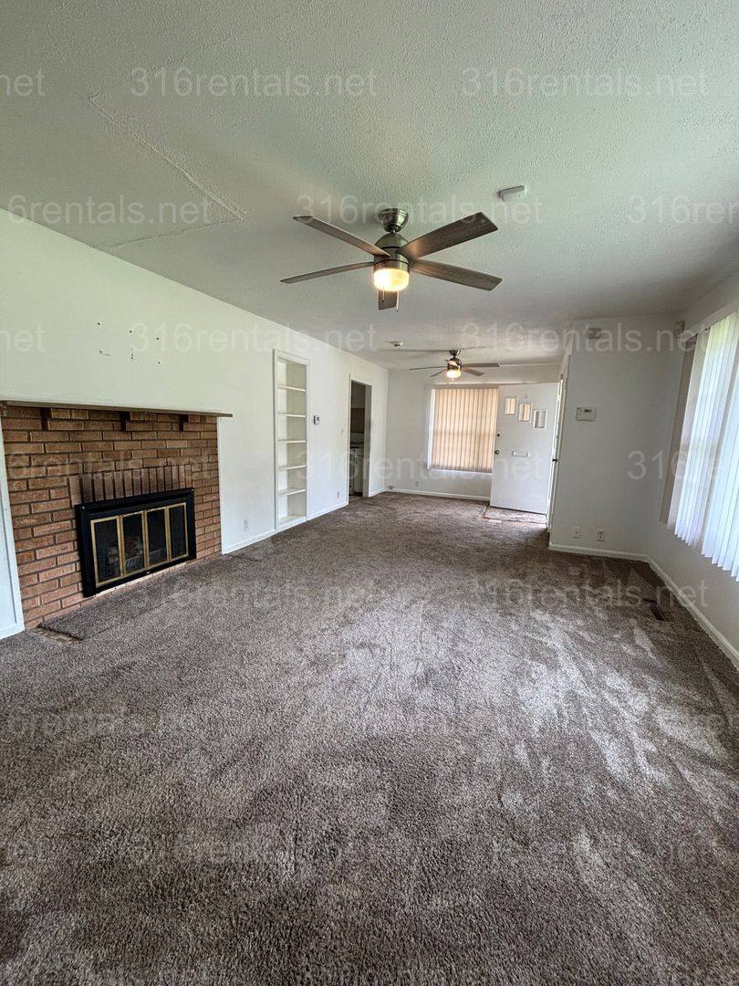 House for rent at 1423 N Terrace Dr, El Dorado, KS 67042
