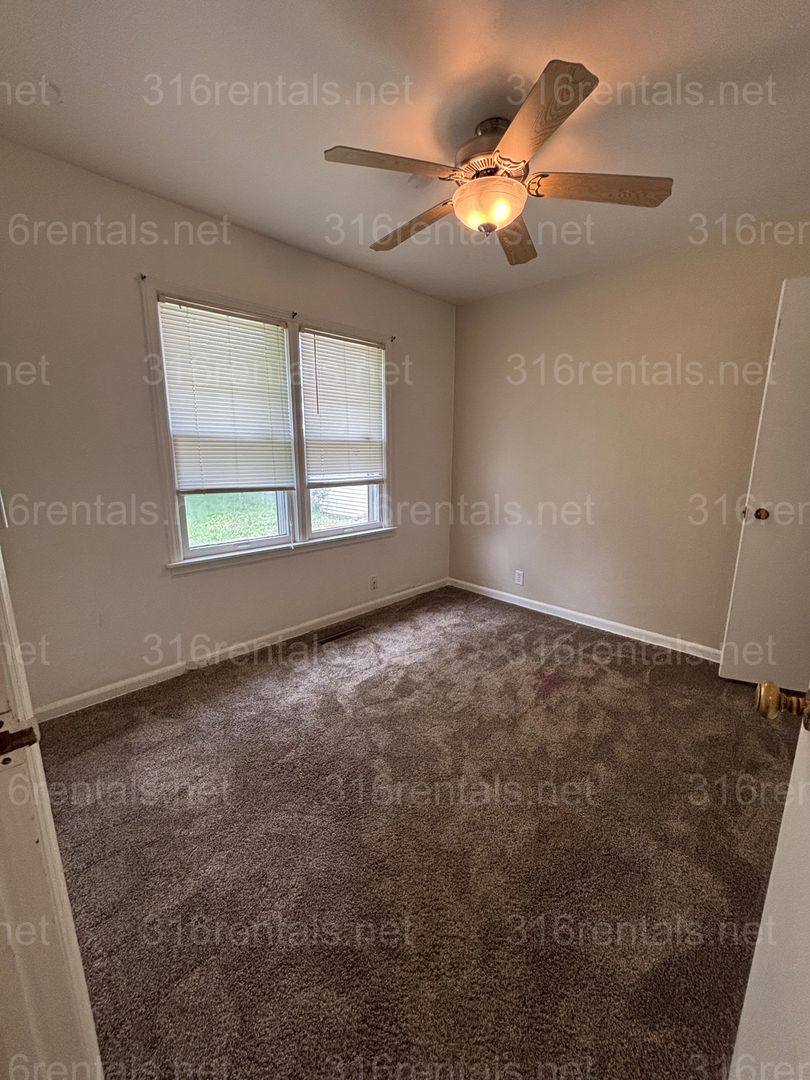 House for rent at 1423 N Terrace Dr, El Dorado, KS 67042