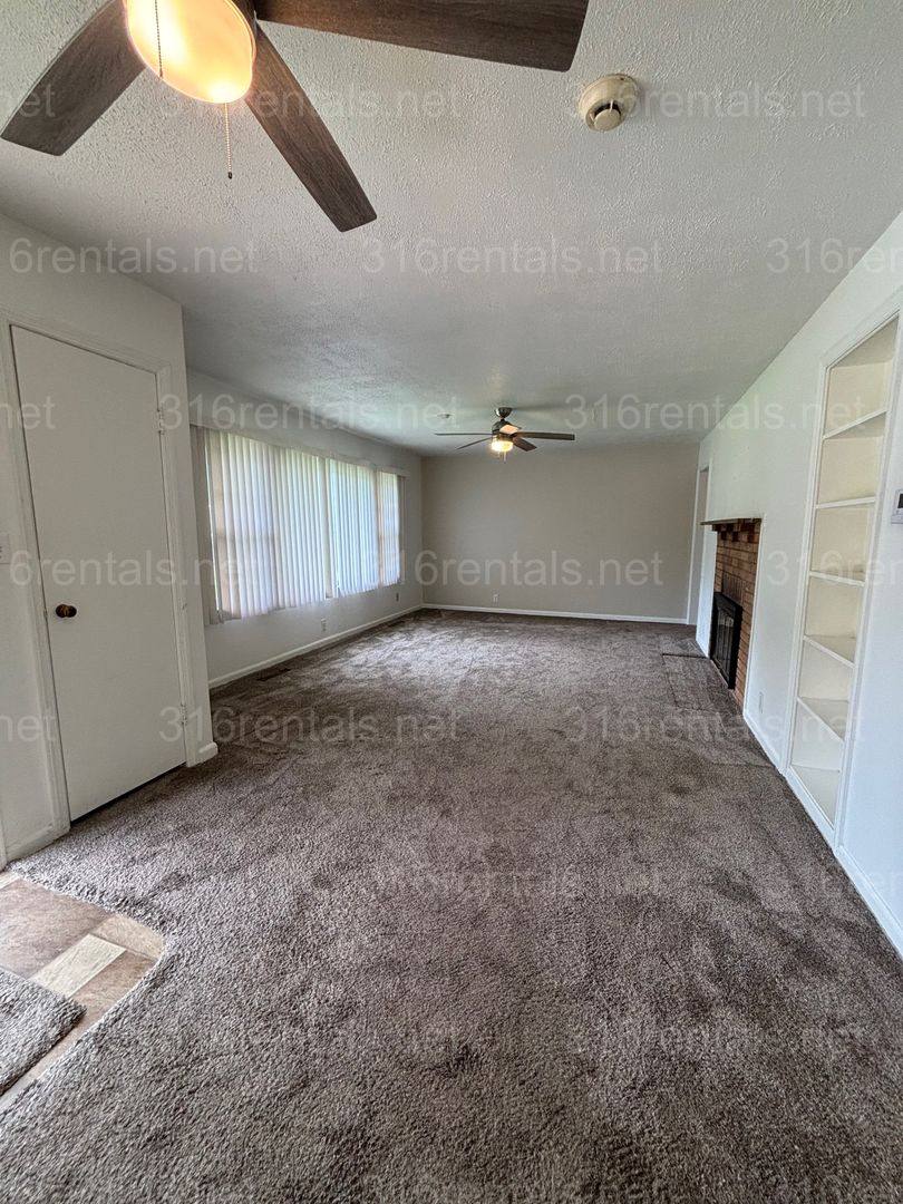 House for rent at 1423 N Terrace Dr, El Dorado, KS 67042