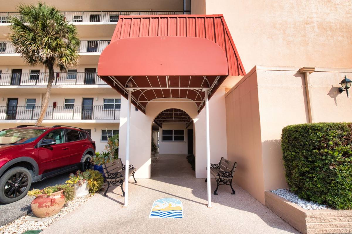 232 St Augustine Ave, Venice, FL 34285 - Condo for Rent - Image 4