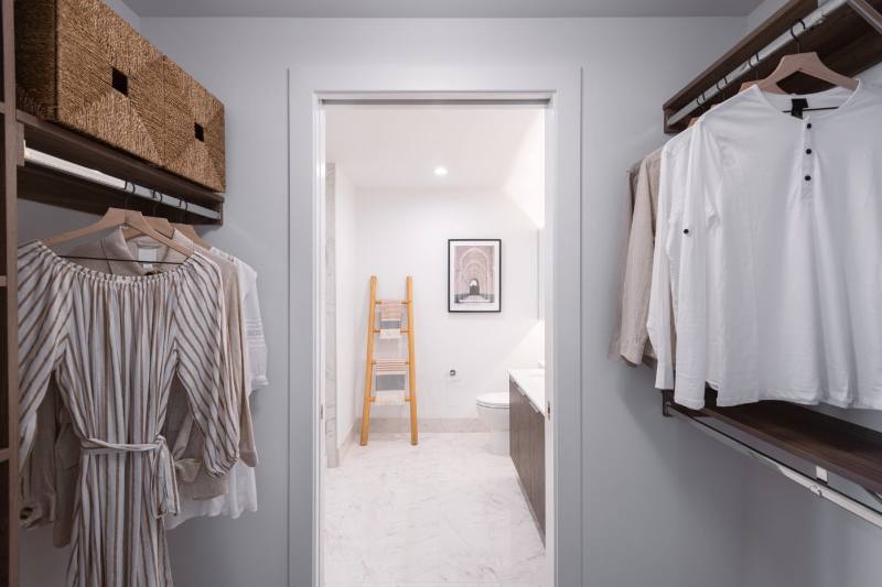 Apartment for rent at 200 W Hill, Chicago, IL 60614