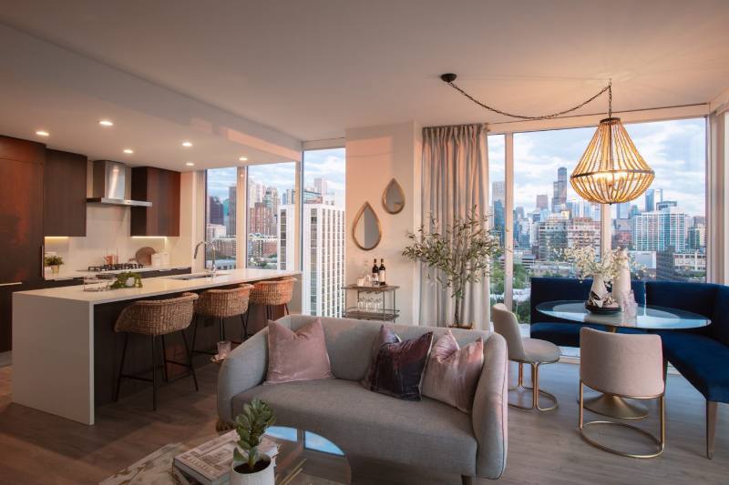 Apartment for rent at 200 W Hill, Chicago, IL 60614