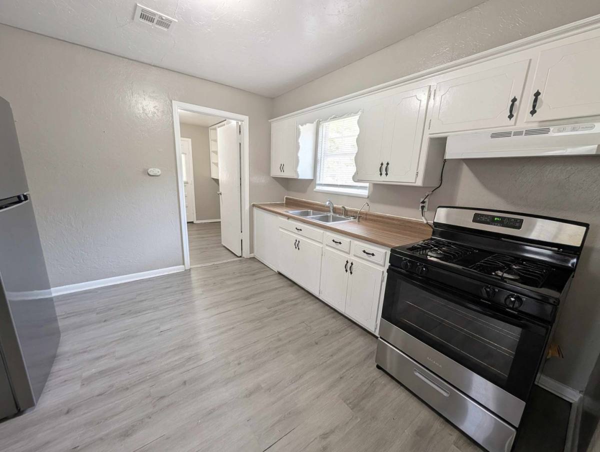 House for rent at 1025 Hoyt Ave, Oklahoma City, OK 73114