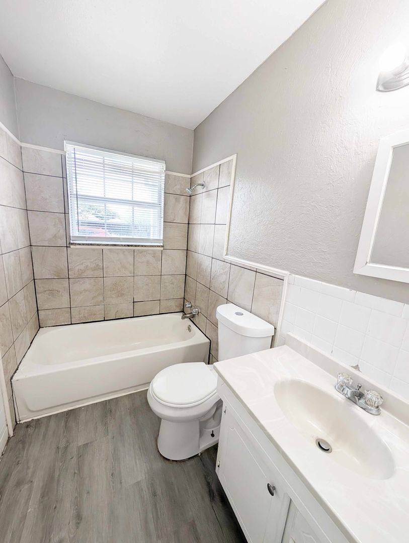 House for rent at 1025 Hoyt Ave, Oklahoma City, OK 73114