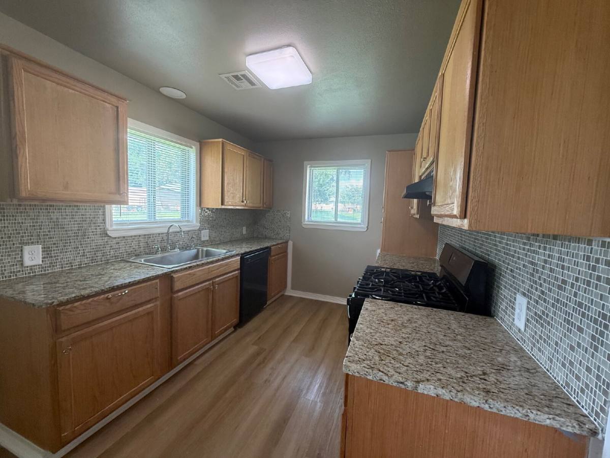 House for rent at 30375 E 150th St S, Coweta, OK 74429