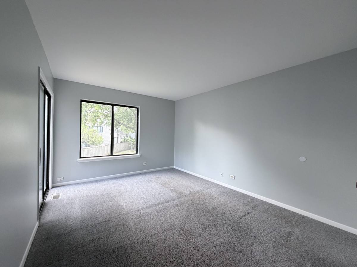 Townhouse for rent at 2 Elm Court, Bolingbrook, IL 60440