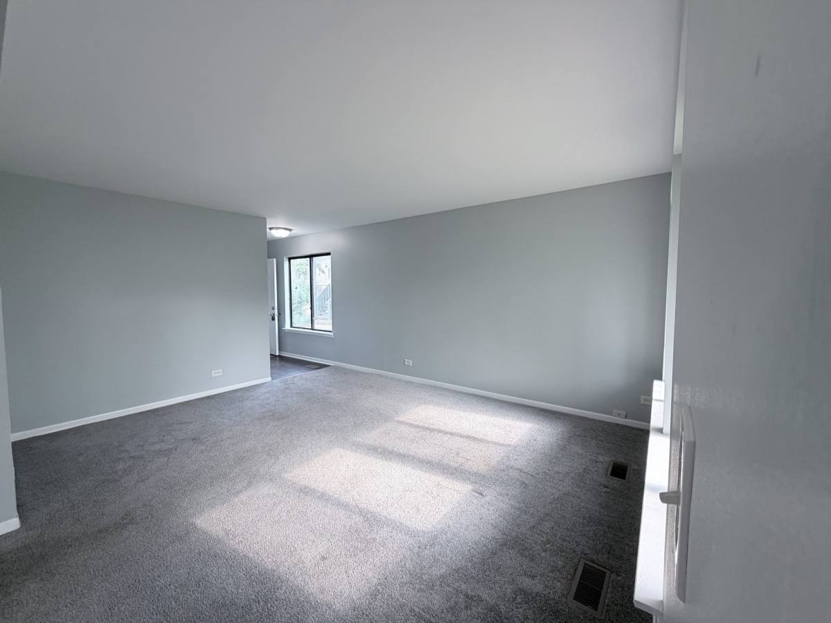 Townhouse for rent at 2 Elm Court, Bolingbrook, IL 60440