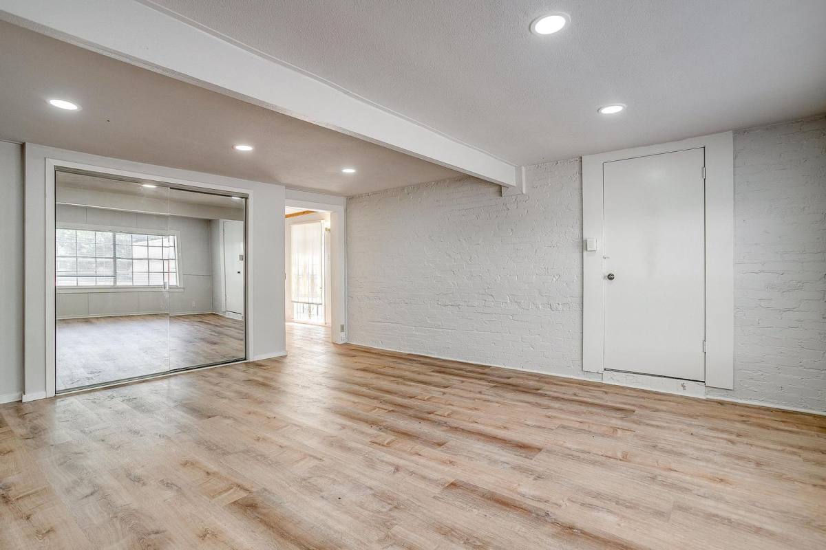 Apartment for rent at 3562 W 4th St, Fort Worth, TX 76107