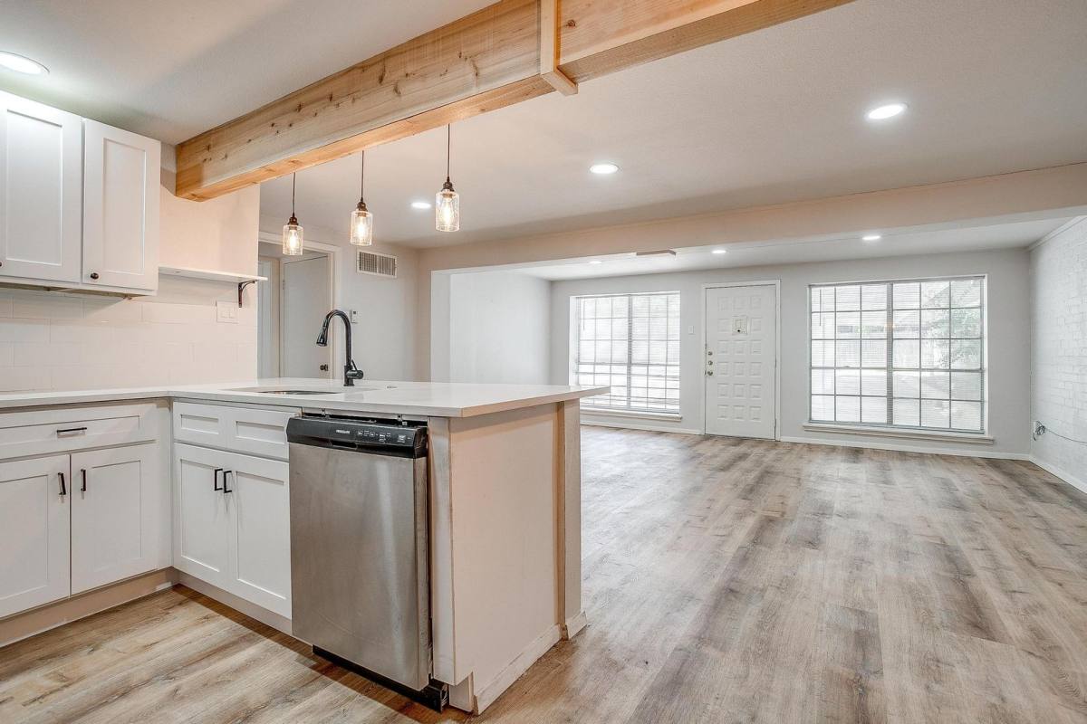 Apartment for rent at 3562 W 4th St, Fort Worth, TX 76107