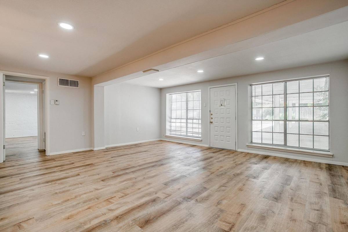 Apartment for rent at 3562 W 4th St, Fort Worth, TX 76107