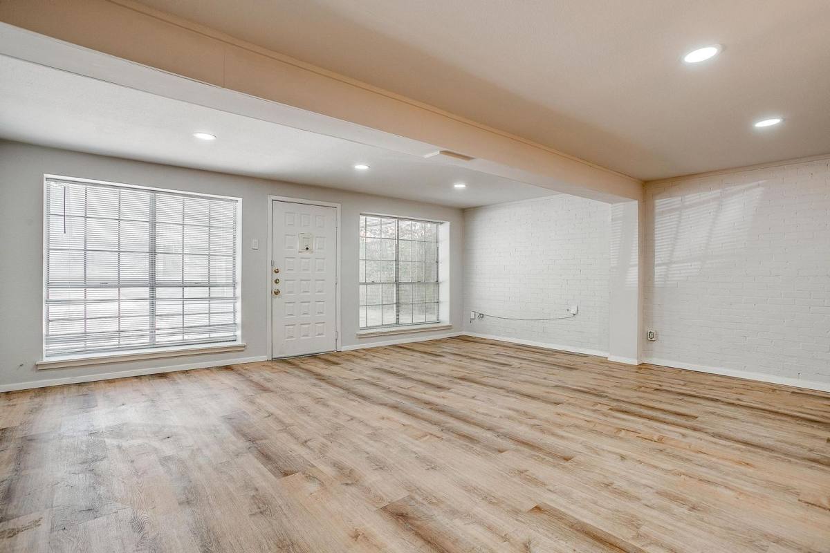 Apartment for rent at 3562 W 4th St, Fort Worth, TX 76107
