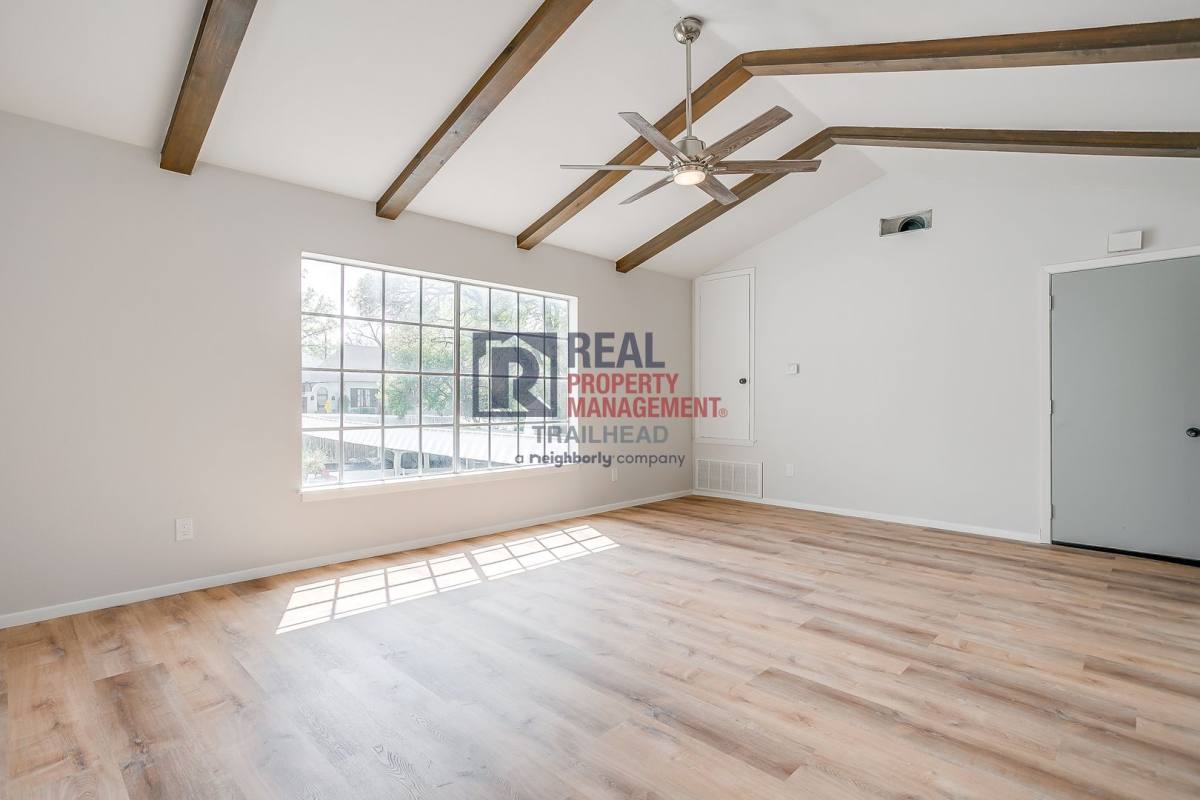 Apartment for rent at 3562 W 4th St, Fort Worth, TX 76107