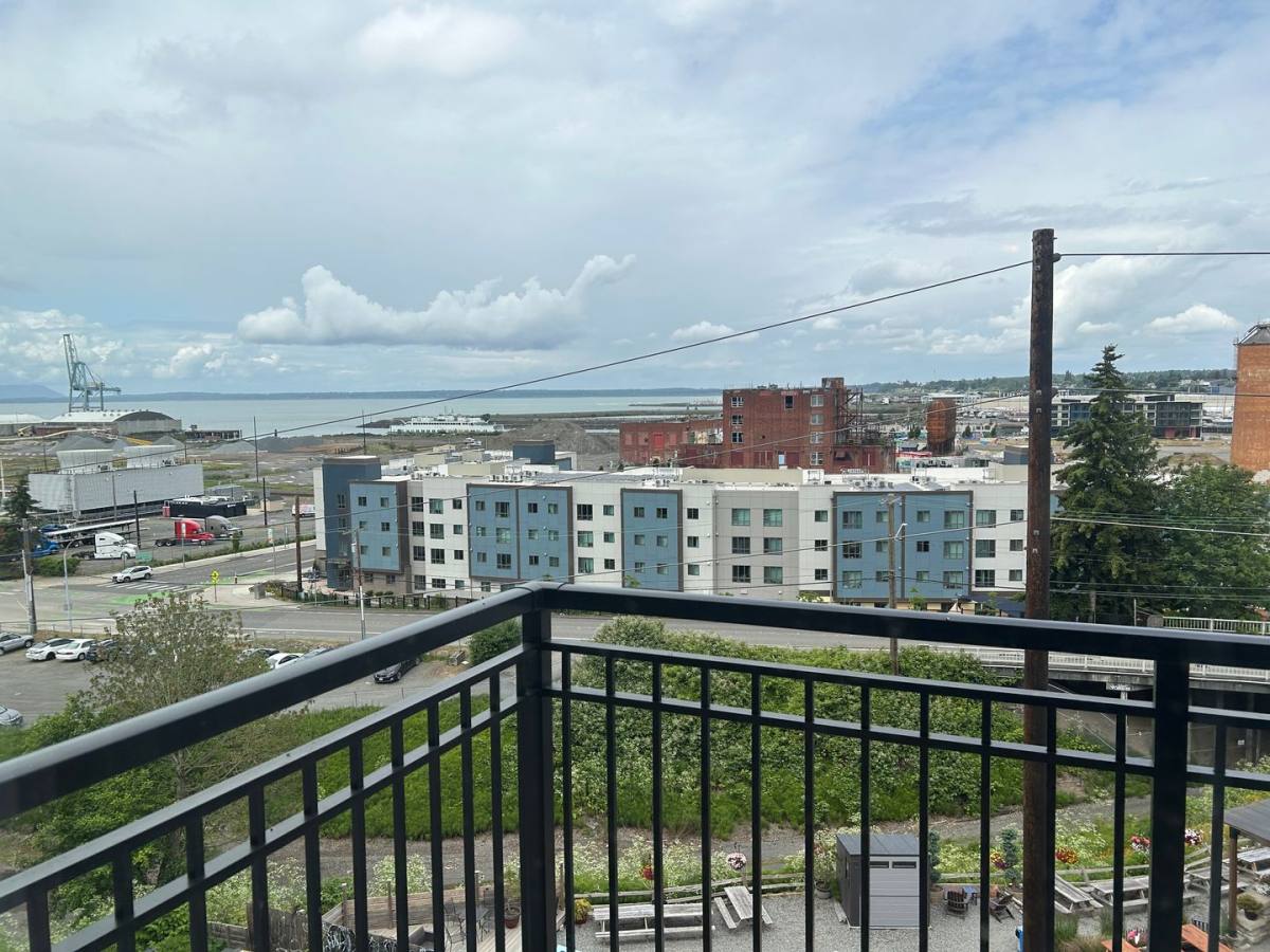Condo for rent at 1015 Railroad Ave, Bellingham, WA 98225