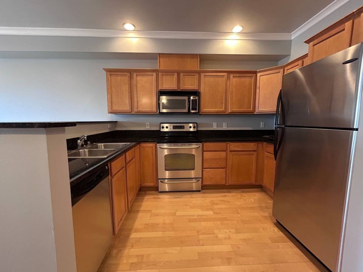 Condo for rent at 1015 Railroad Ave, Bellingham, WA 98225