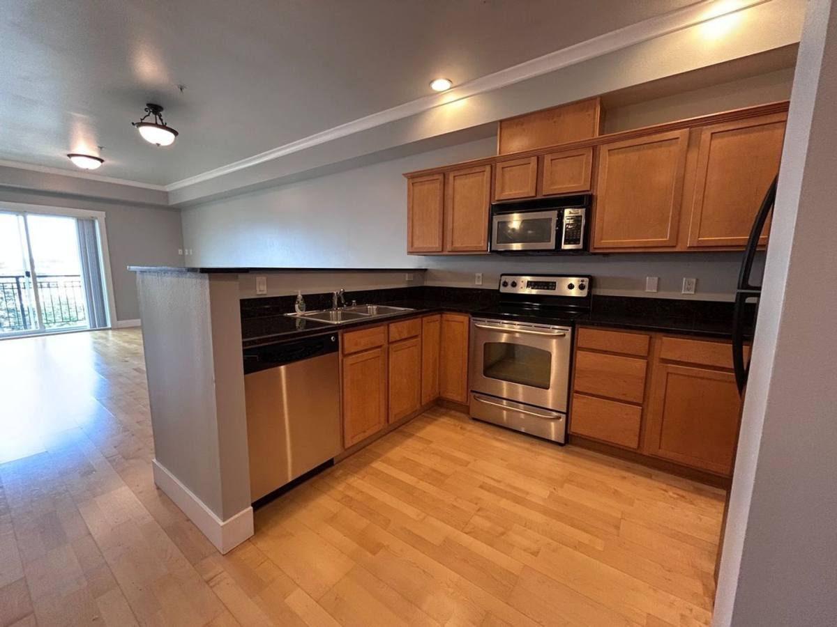 Condo for rent at 1015 Railroad Ave, Bellingham, WA 98225