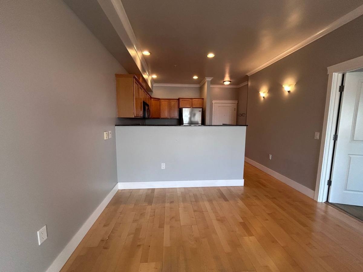 Condo for rent at 1015 Railroad Ave, Bellingham, WA 98225