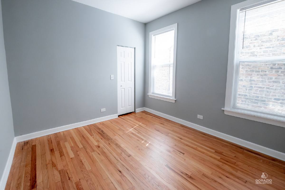 Apartment for rent at 6111 S Eberhart Ave #2, Chicago, IL 60637
