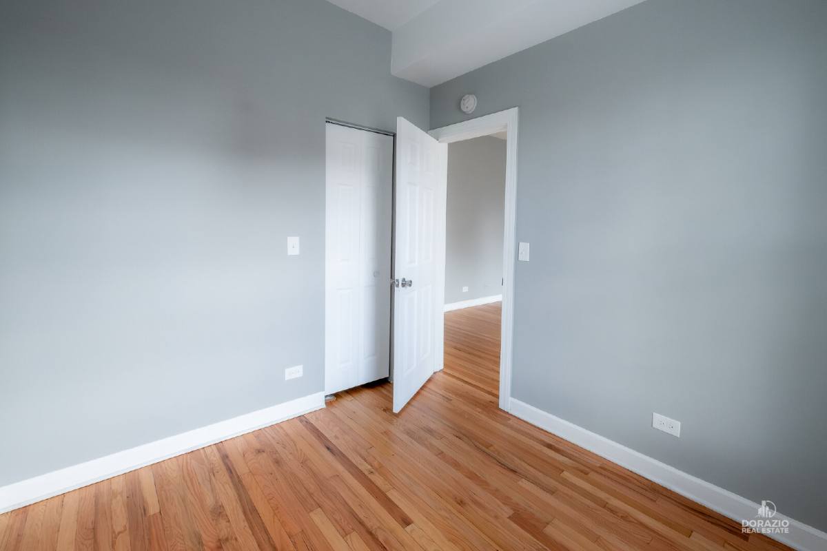 Apartment for rent at 6111 S Eberhart Ave #2, Chicago, IL 60637