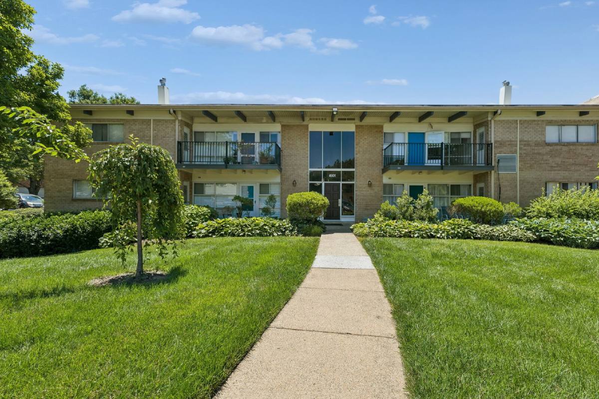 Apartment for rent at 4901 Americana Dr, Annandale, VA 22003