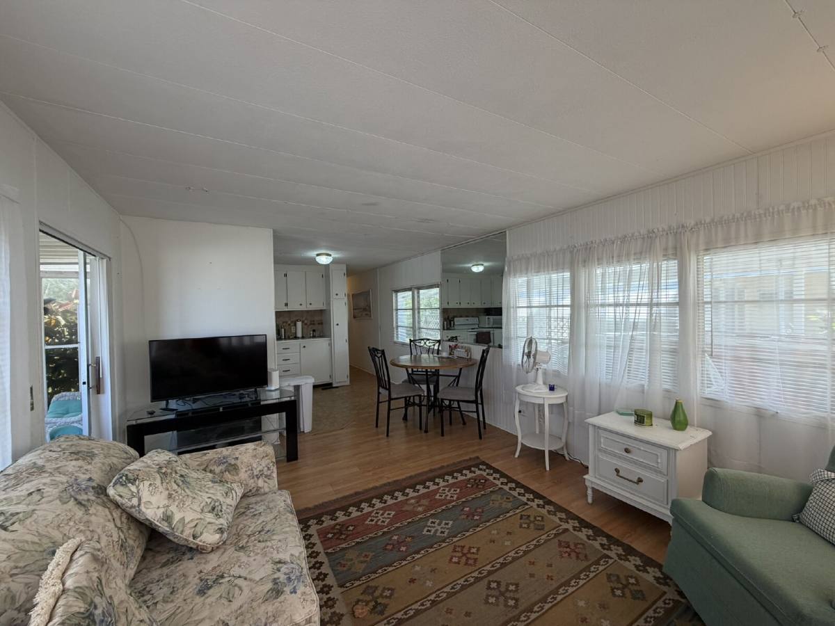 4 7th St W, Nokomis, FL 34275 - House for Rent - Image 4
