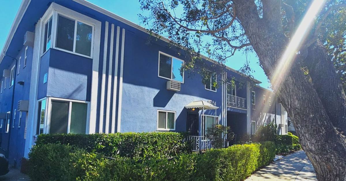 Apartment for rent at 11284 Montana Ave, Los Angeles, CA 90049