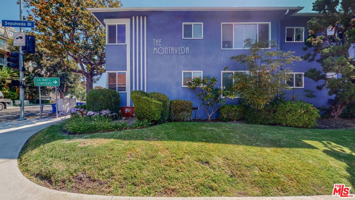 Apartment for rent at 11284 Montana Ave, Los Angeles, CA 90049