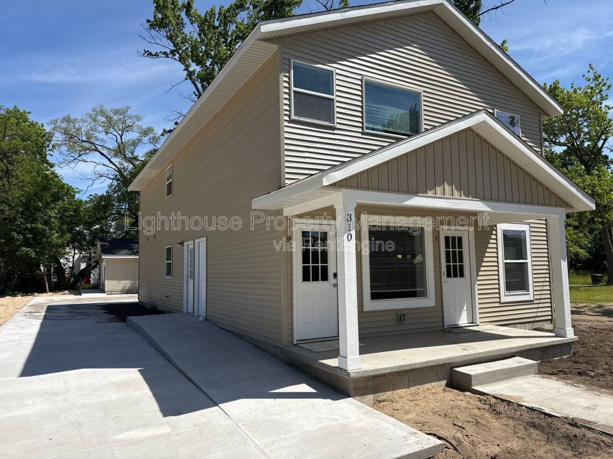 Apartment for rent at 310 Allen Ave, Muskegon, MI 49442