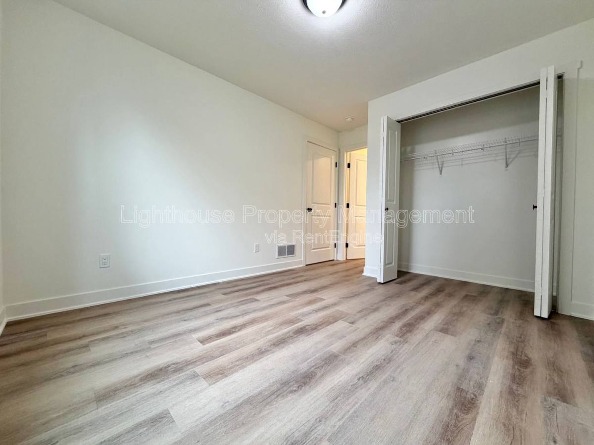Apartment for rent at 310 Allen Ave, Muskegon, MI 49442