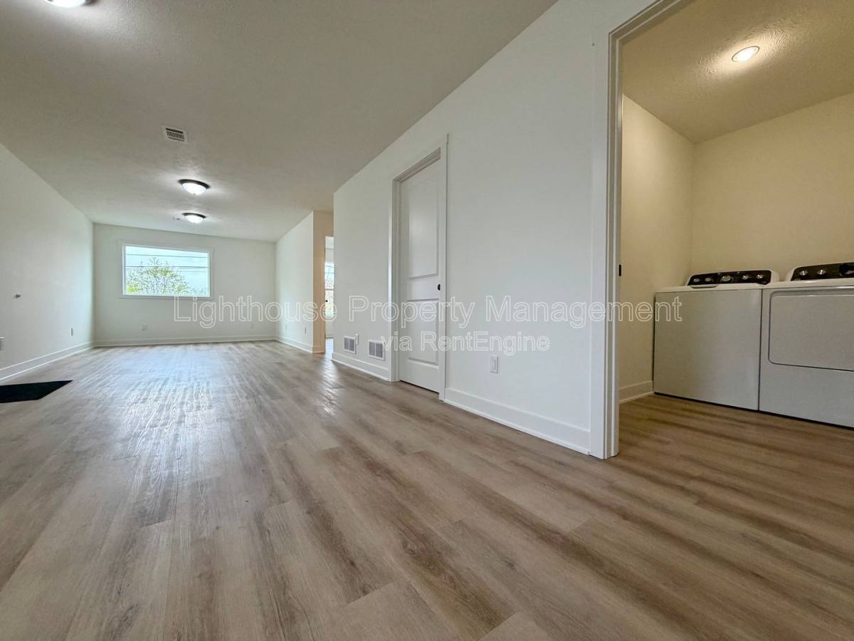 Apartment for rent at 310 Allen Ave, Muskegon, MI 49442