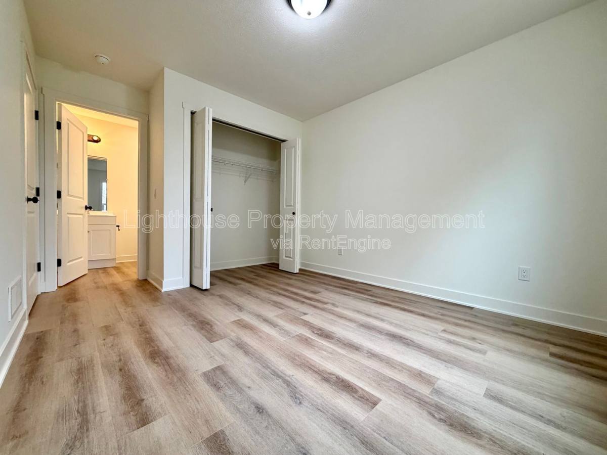 Apartment for rent at 310 Allen Ave, Muskegon, MI 49442