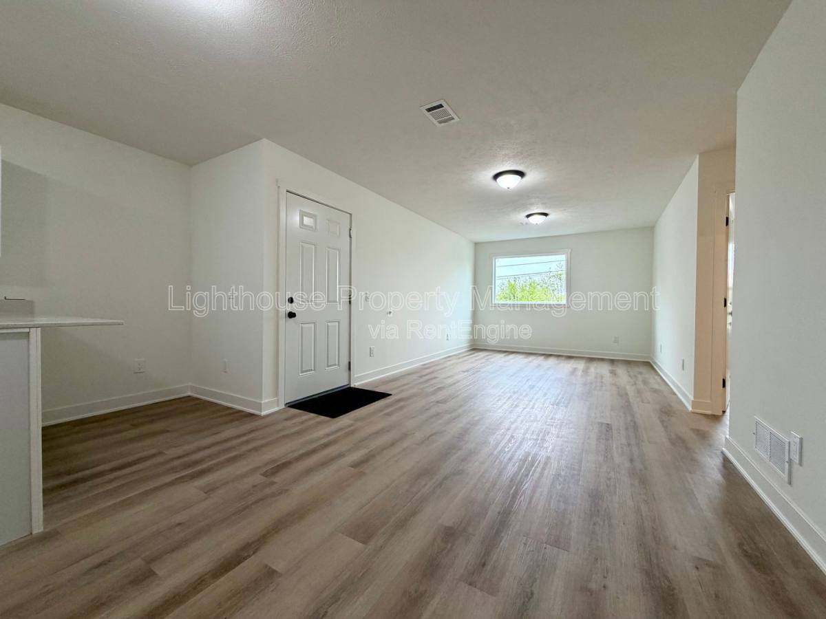 Apartment for rent at 310 Allen Ave, Muskegon, MI 49442