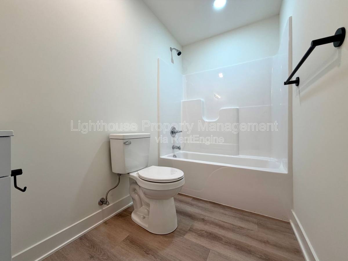 Apartment for rent at 310 Allen Ave, Muskegon, MI 49442