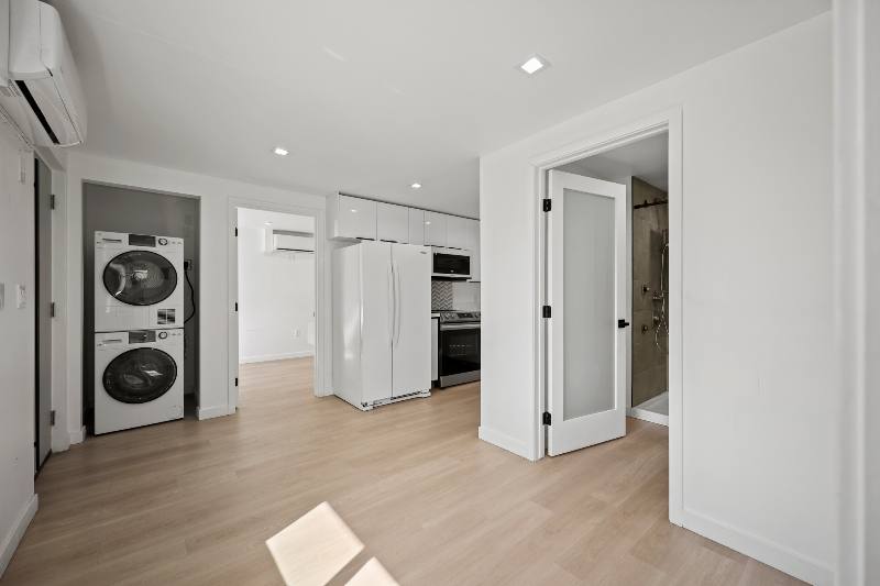 Apartment for rent at 1139 Bellevue Ave #6, Los Angeles, CA 90012
