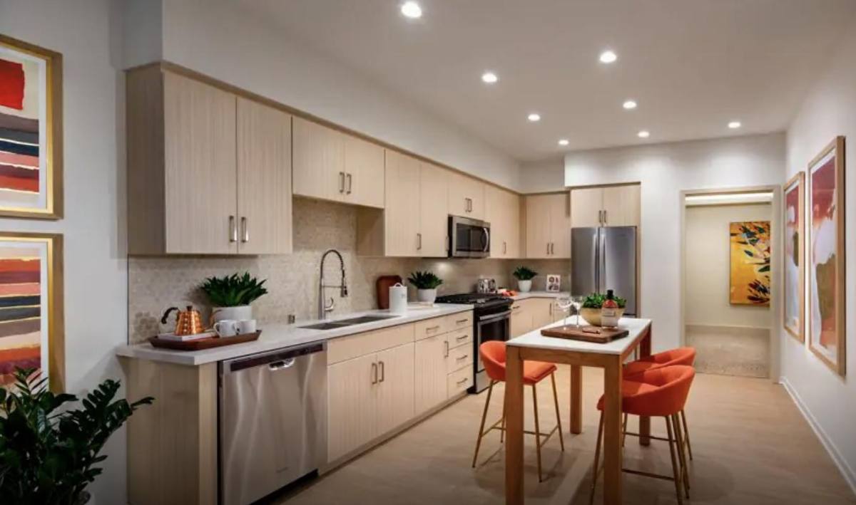 Apartment for rent at 1100 Perlita, Irvine, CA 92618
