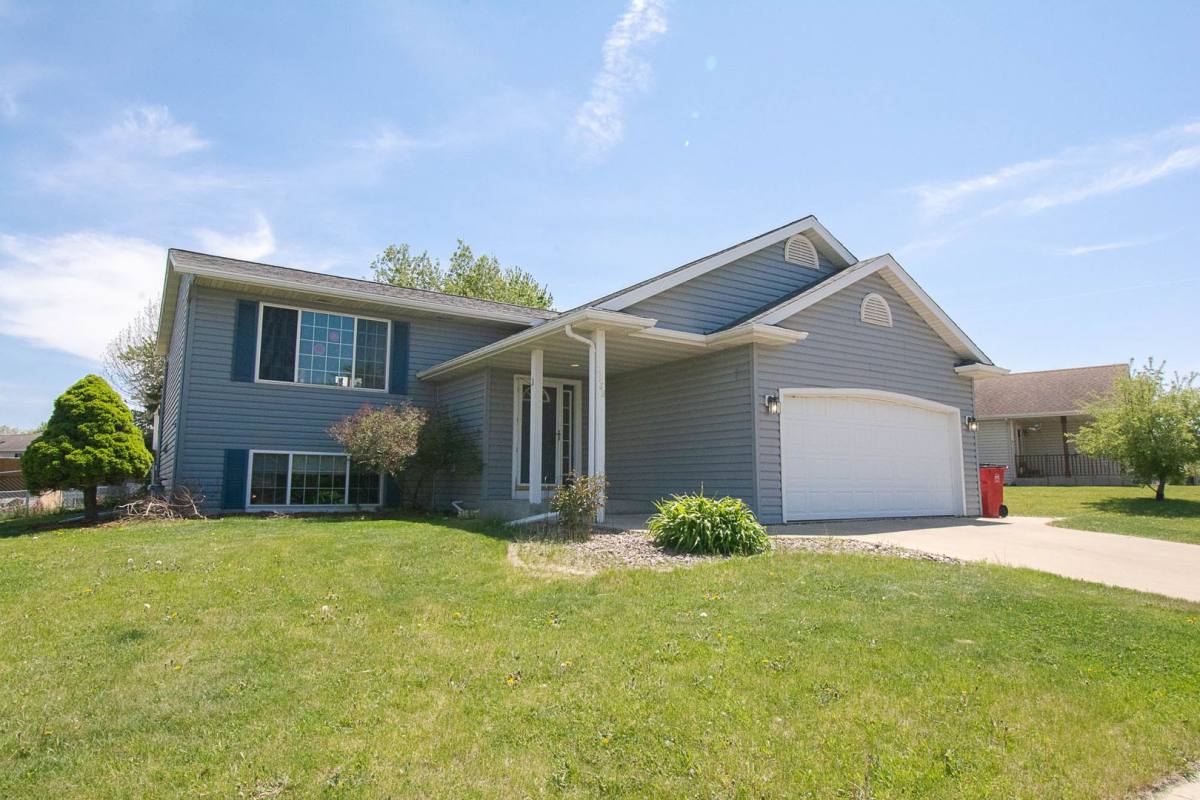 House for rent at 2988 Bandel Court NW, Rochester, MN 55901
