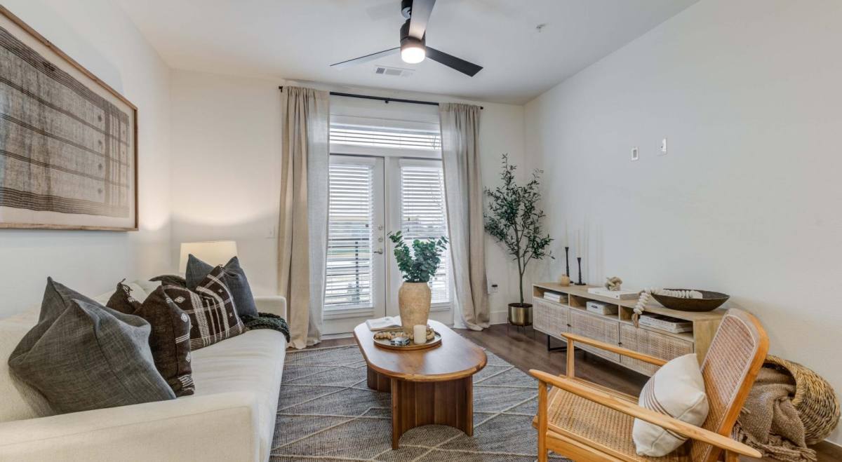 Apartment for rent at 2001 E 4th St, Fort Worth, TX 76102