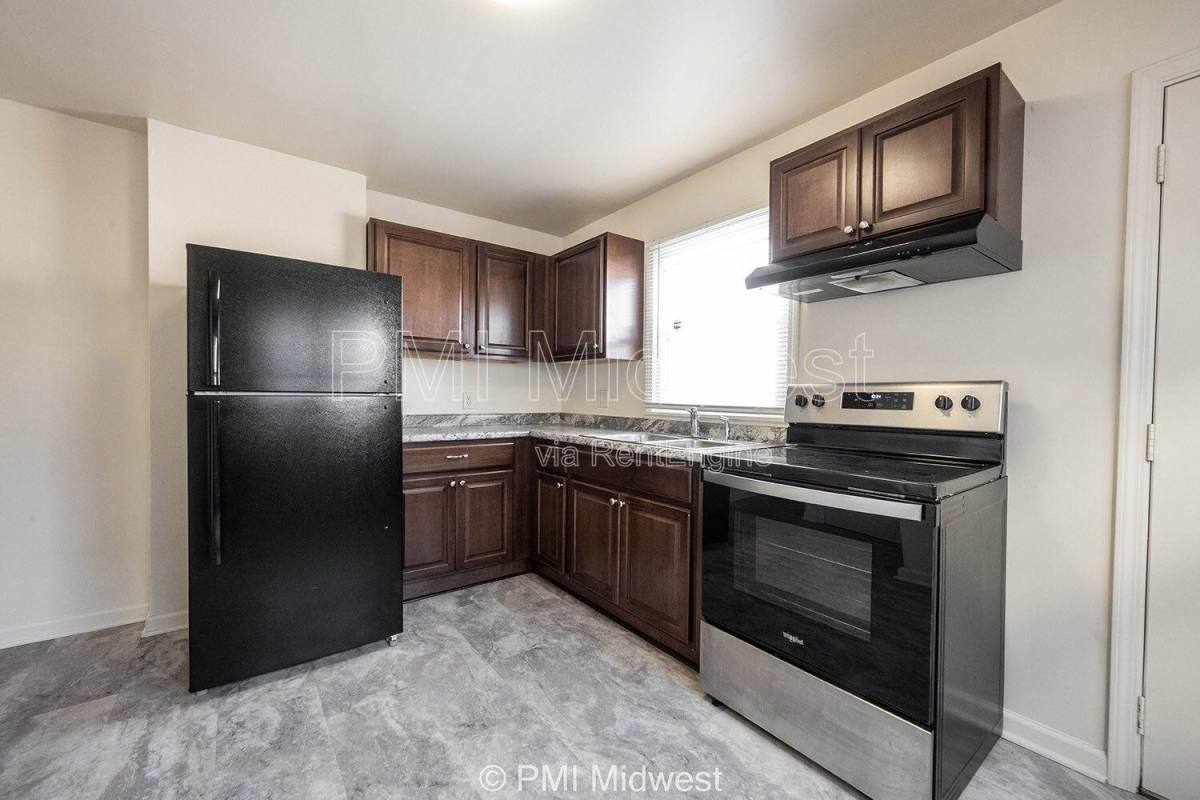 Apartment for rent at 264 N Holmes Ave, Indianapolis, IN 46222