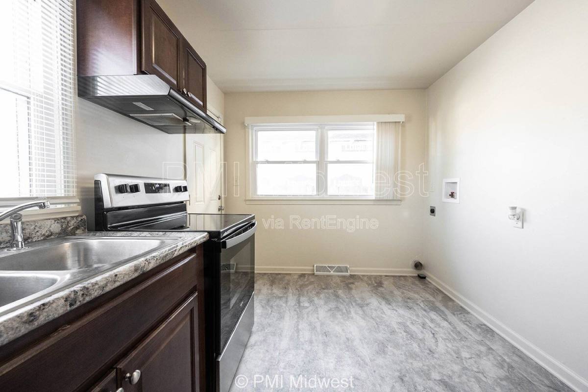 Apartment for rent at 264 N Holmes Ave, Indianapolis, IN 46222