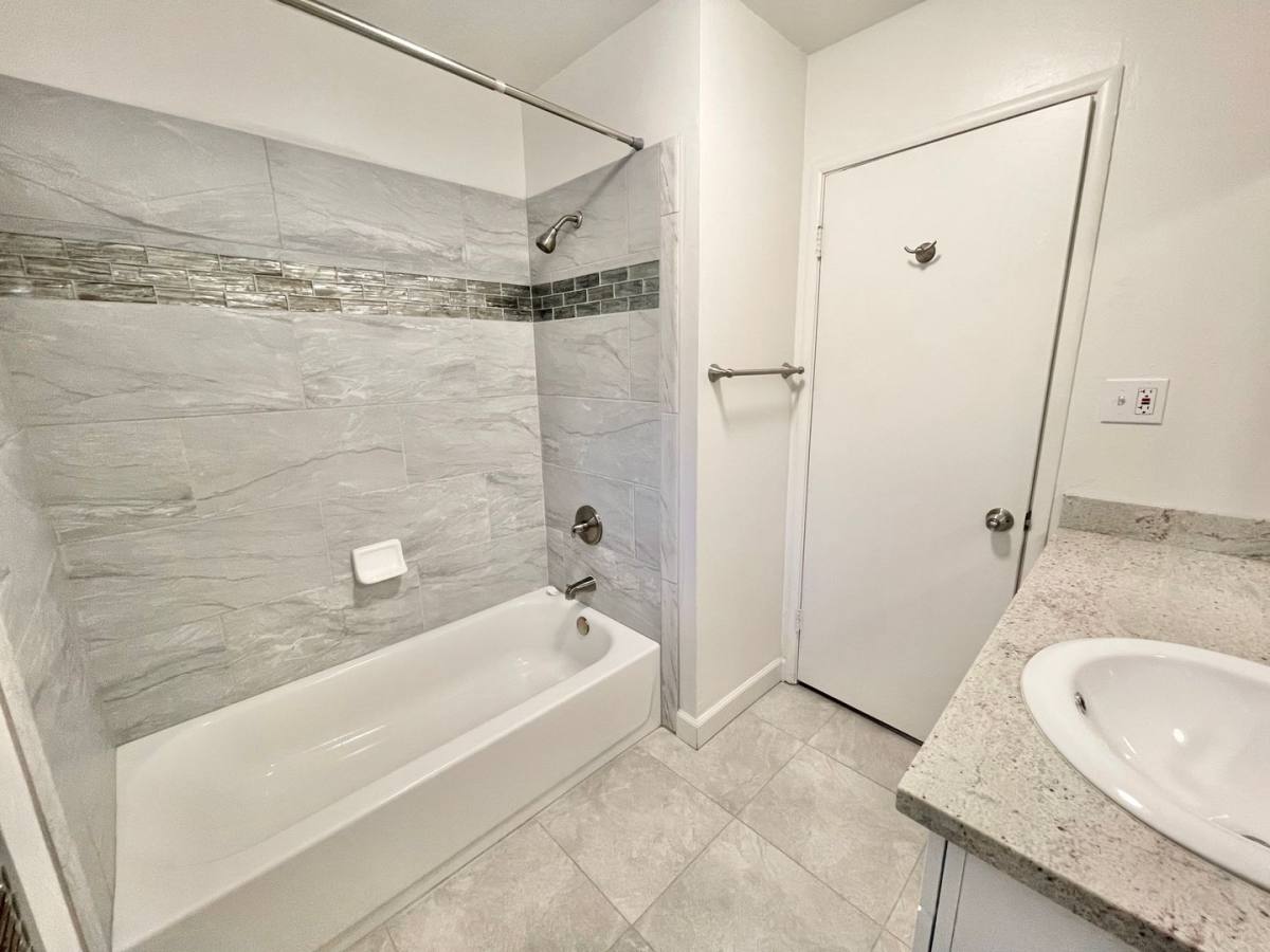 Apartment for rent at 2519-2525 H St, Sacramento, CA 95816