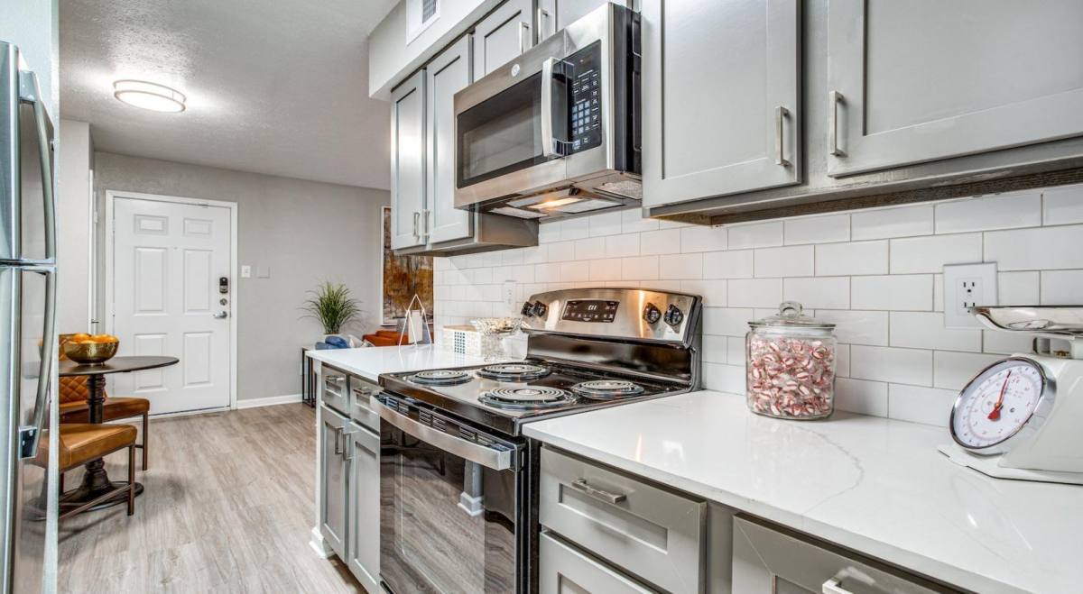 Apartment for rent at Lincoln Crossing, 19251 Preston Rd, Dallas, TX 75252