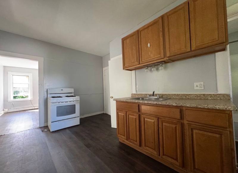 Apartment for rent at 3 Kenyon Court, Hartford, CT 06120