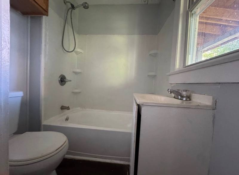 Apartment for rent at 3 Kenyon Court, Hartford, CT 06120