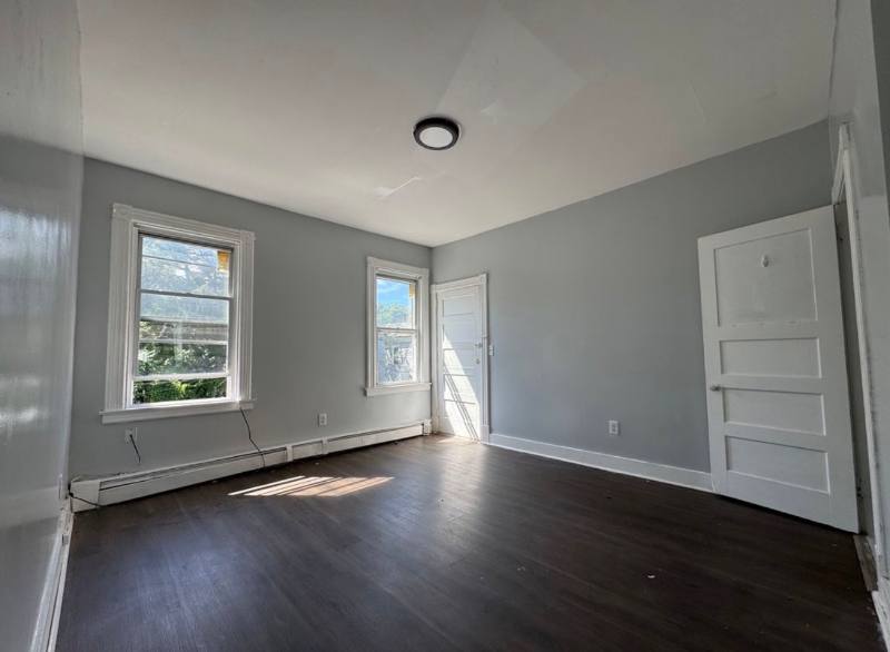 Apartment for rent at 3 Kenyon Court, Hartford, CT 06120