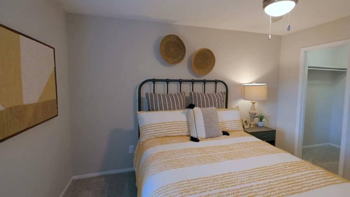 Apartment for rent at La Mirada Apartment Homes, 1433 Regal Dr, Richardson, TX 75080