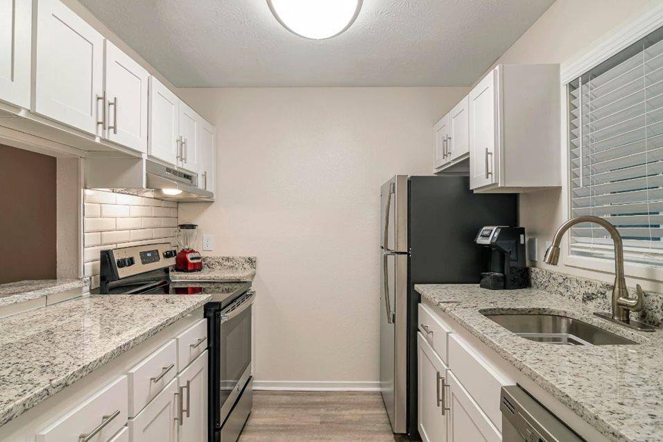 Apartment for rent at Dunwoody Village Apartment Homes, 2311 Dunwoody Crossing, Atlanta, GA 30338