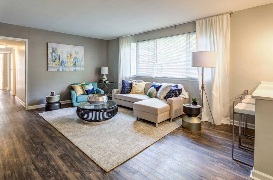 Apartment for rent at The Flats at Douglas, 2704 Kenwood Blvd, Toledo, OH 43606