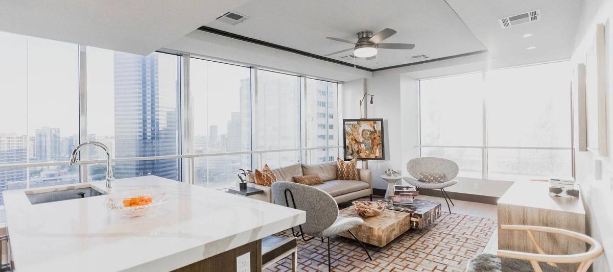 Apartment for rent at 1401 Elm St, Dallas, TX 75202