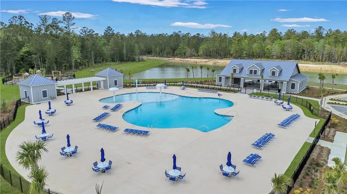 House for rent at 176 Kingswood Circle, Bloomingdale, GA 31302
