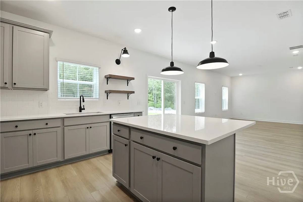 House for rent at 176 Kingswood Circle, Bloomingdale, GA 31302